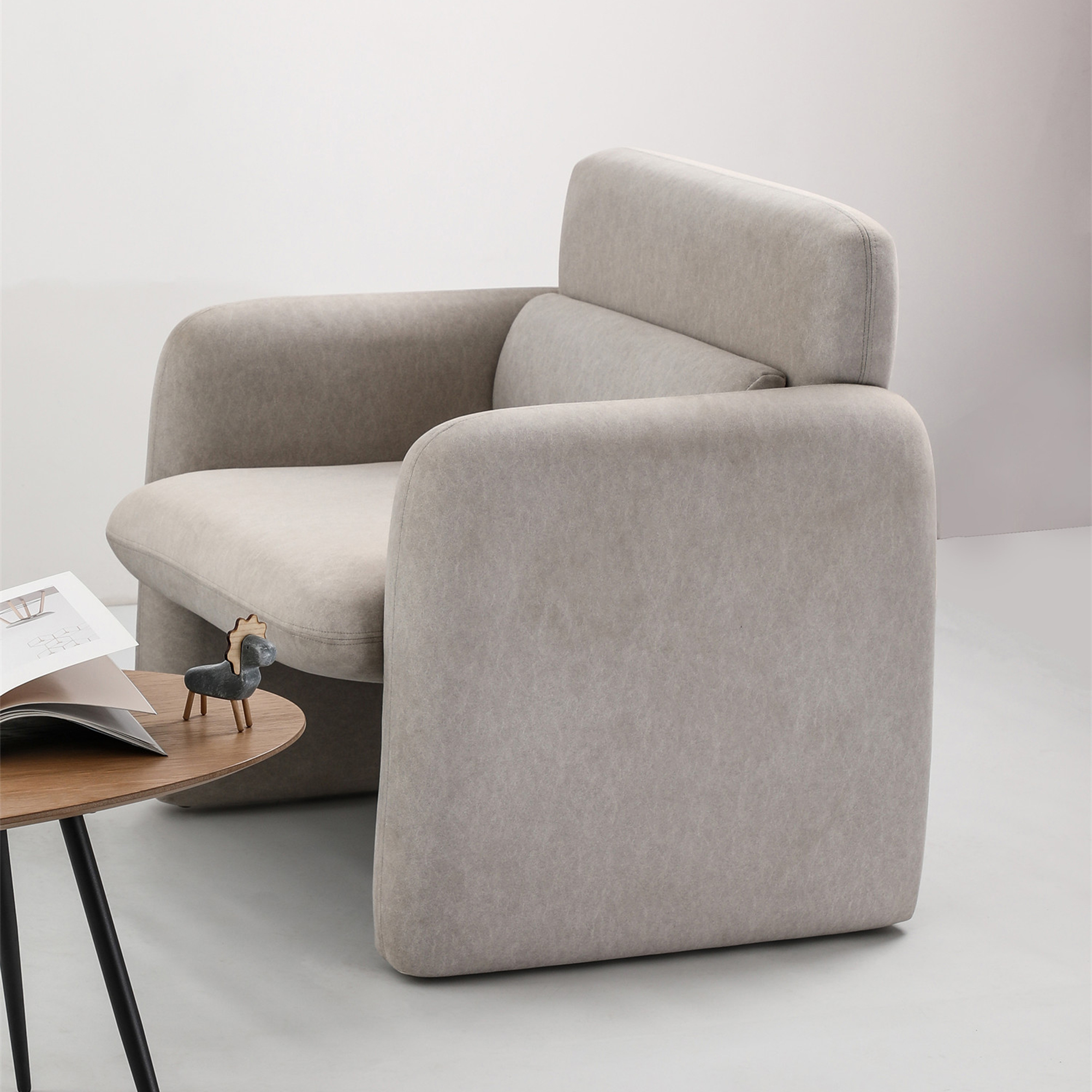 Rearden Leathaire 1-Seater Armchair - Image 2